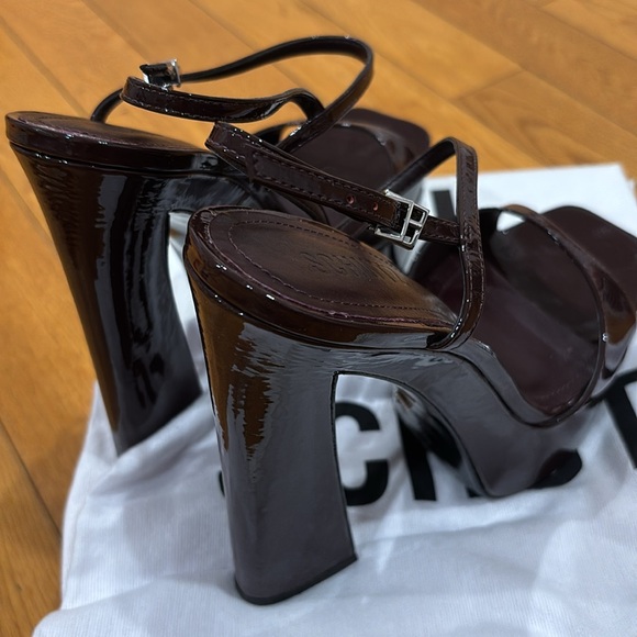 Schutz Arlene Sandal in Cherry Wine, Size: 8 - Picture 10 of 13